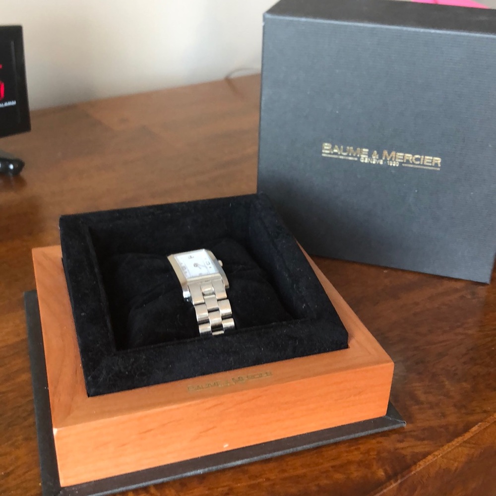LUXURY BAUME AND MERCIER WOMENS WATCH. The HAMPTON